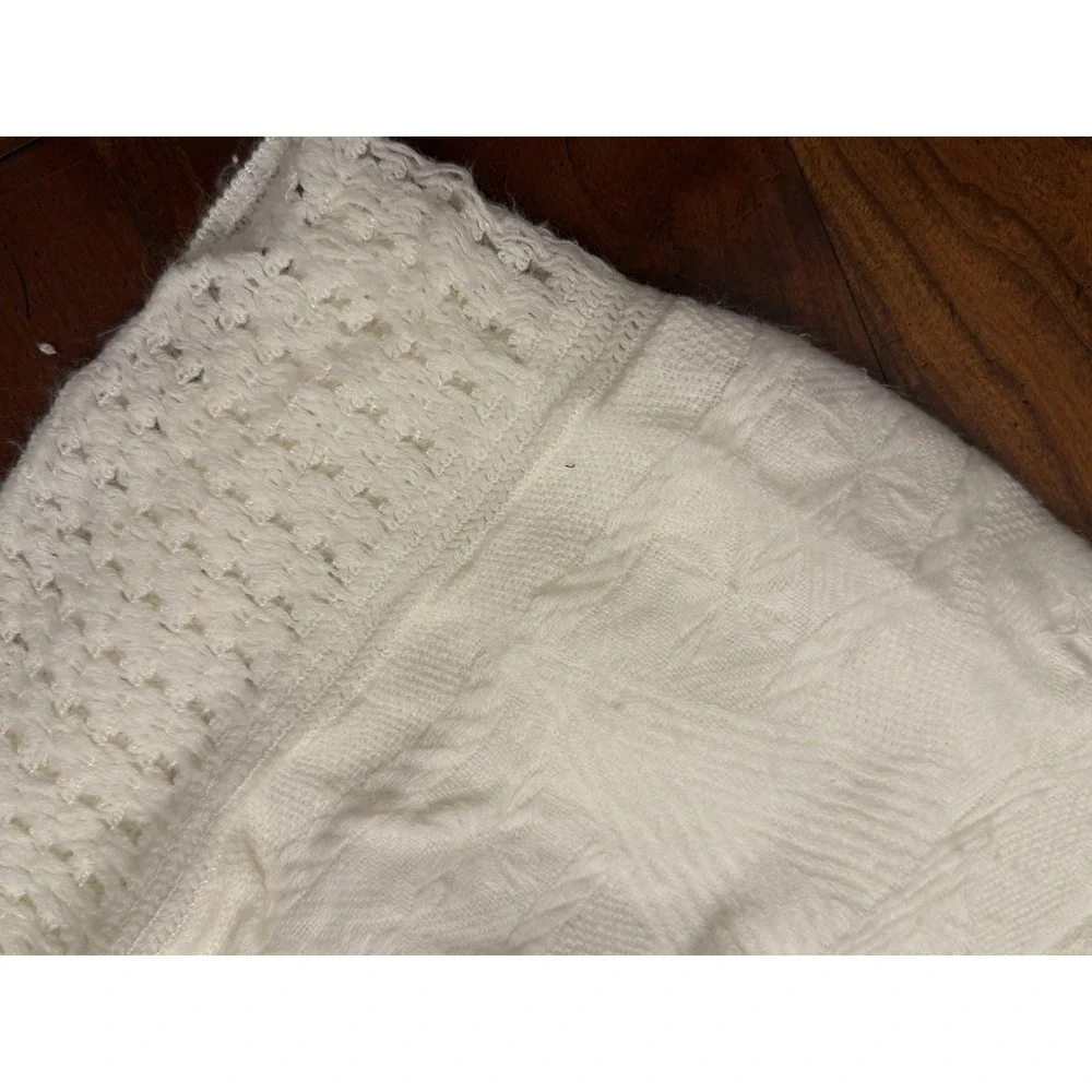 Vintage 1970s/1980s Open Knit Cellular Baby Blanket - Ivory Cream Shawl‎